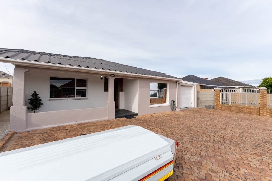 4 Bedroom Property for Sale in Churchill Estate Western Cape